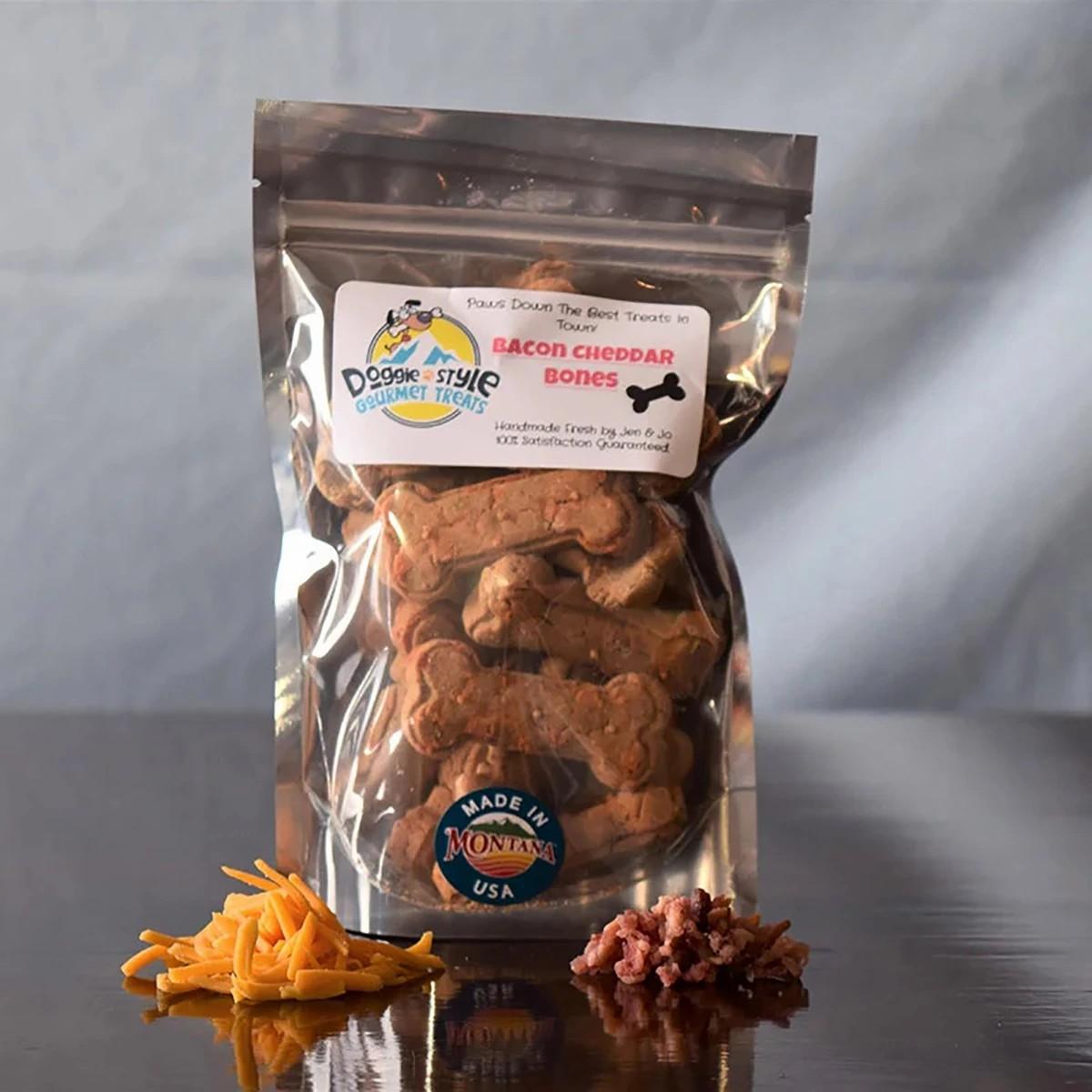 Bacon Cheddar Bones Dog Treats