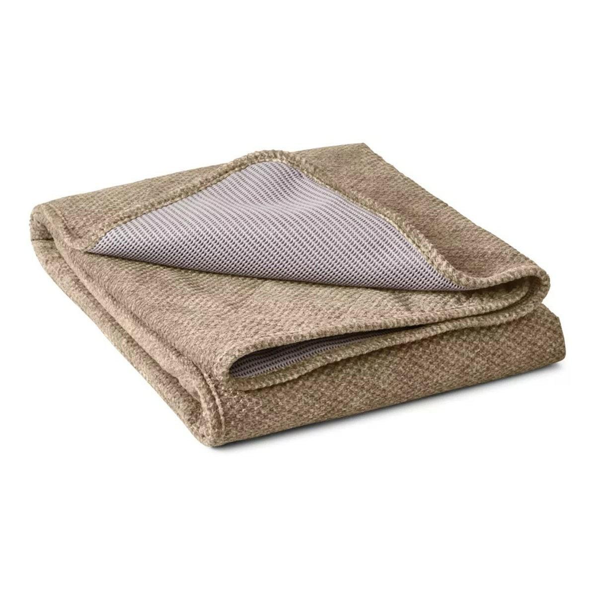 Grip-Tight Quilted Throw Pet Beds & Pads